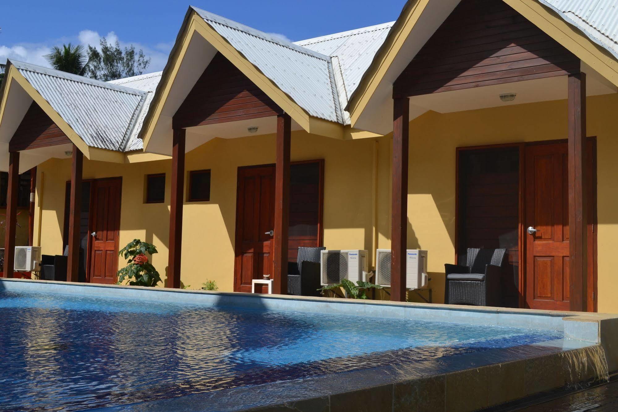 Moorings Hotel Port Vila Esterno foto