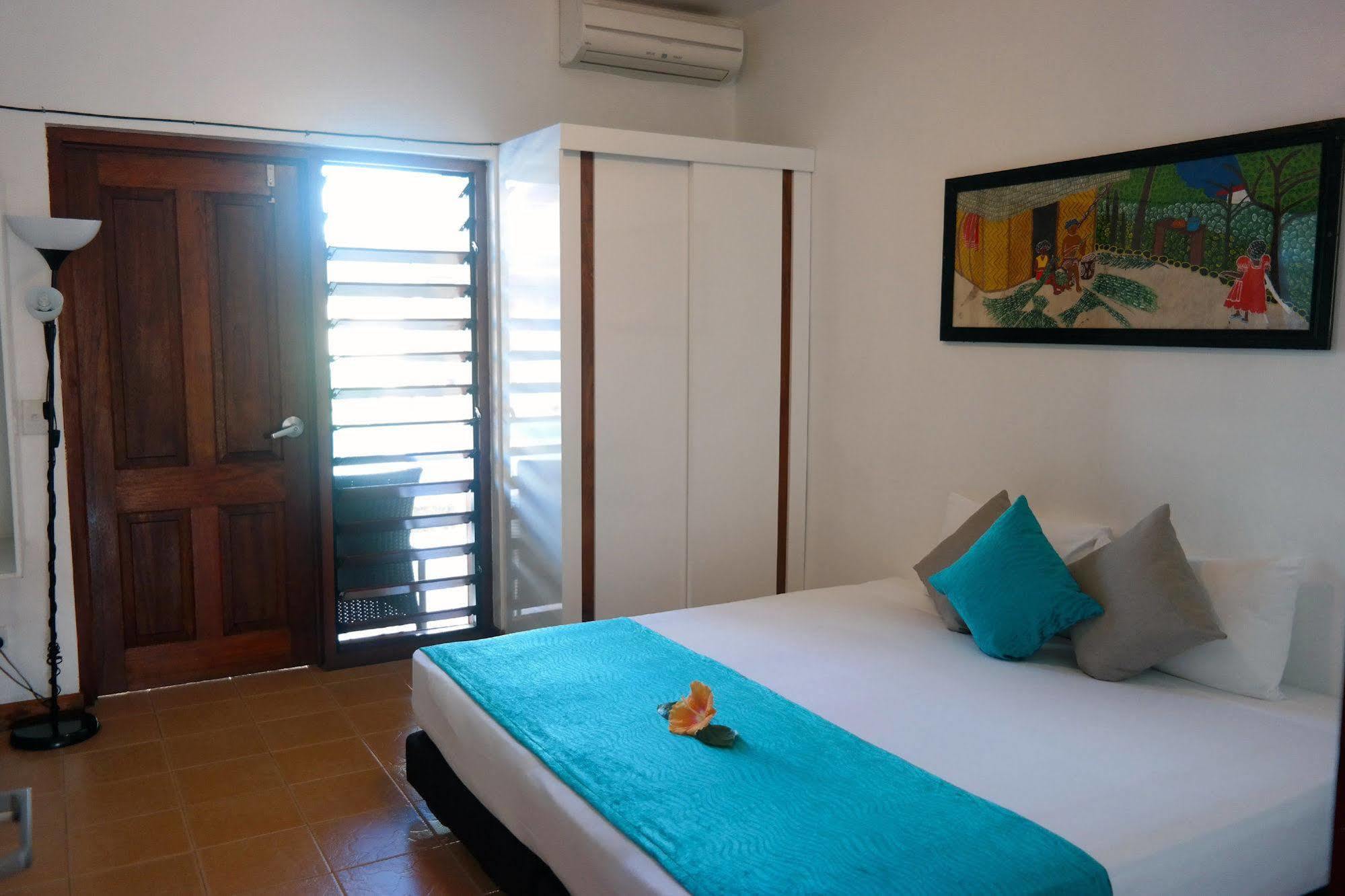 Moorings Hotel Port Vila Esterno foto